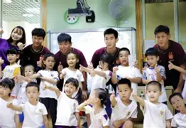 jinnianhui-赛前体能课后；广州队队长鼓劲备战社区盾；信心回归；临场指挥获称赞