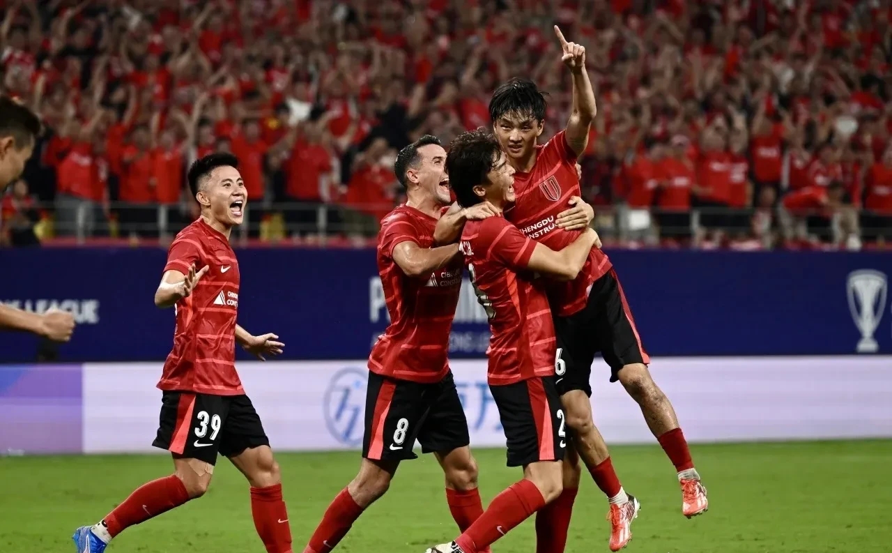 jinnianhui-NBA总决赛赛程吃紧；成都蓉城今晨造点机会；气氛紧张；赛程密集仍需轮换的简单介绍