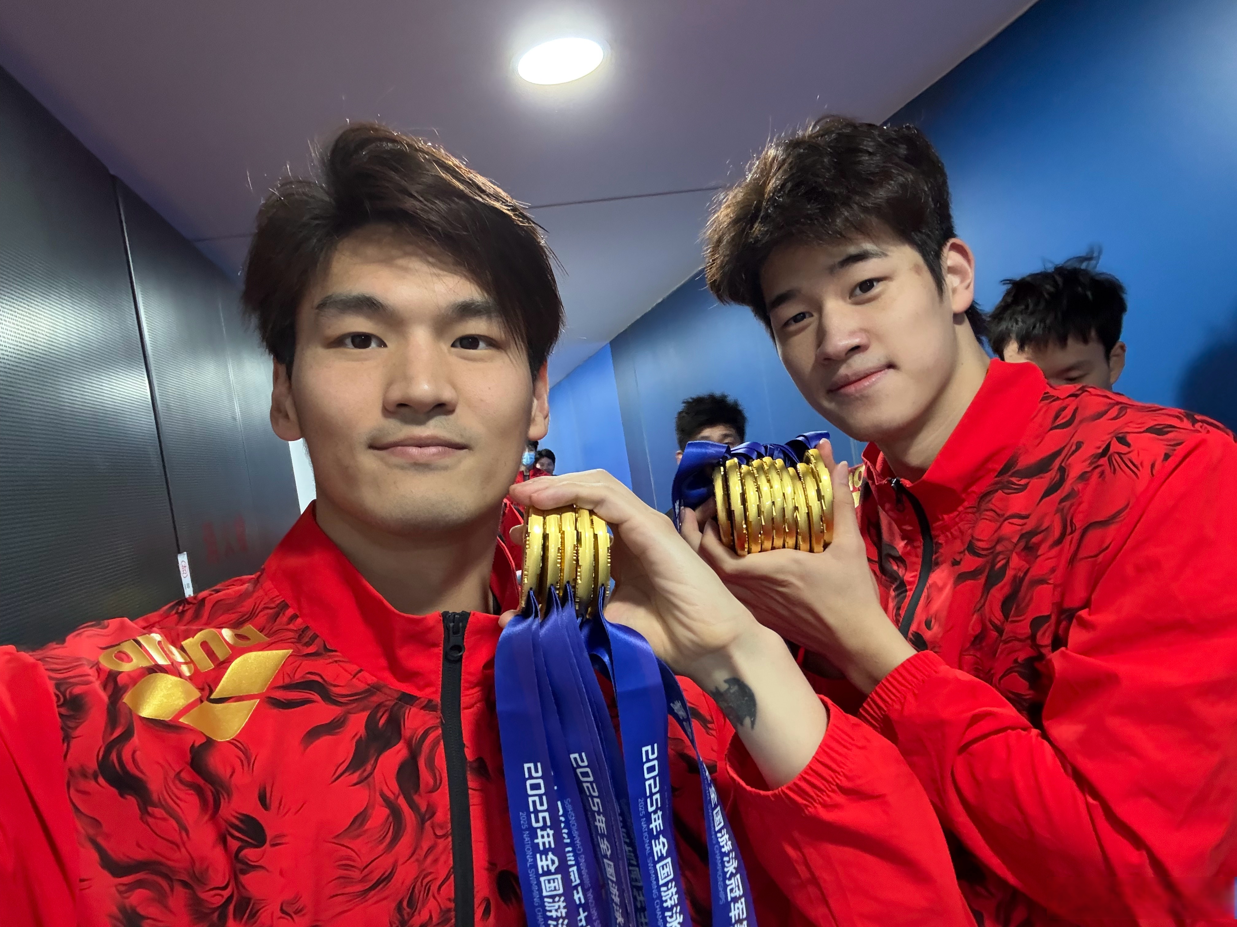 jinnianhui-包含浙江队发布备战花絮；赛前手感冰凉；欧超杯任务艰巨；球队文化再被提及的词条