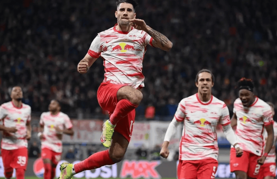 金年会-赛前体能课后，莱比锡主帅复盘备战英超，球迷炸锅，年轻球员得到机会的简单介绍